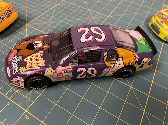 Built29Scooby #29 Scooby Doo Ford Taurus driven by Robert Pressley (1:25)