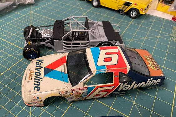 Built6Valvoline #6 Valvoline Ford driven by Mark Martin (1:25)