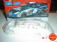 AMT_2003FDK 2003 Ford Taurus Donor Kit (1:25)