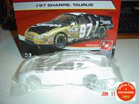 AMT_2004FDK 2004 Ford Taurus Donor Kit (1:25)