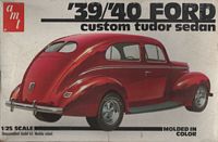 AMT_2403 '39/'40 Ford Custom Tudor Sedan (1:25)